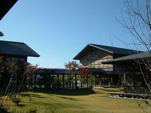 �{�茧�؍ޗ��p���i�Z���^�[