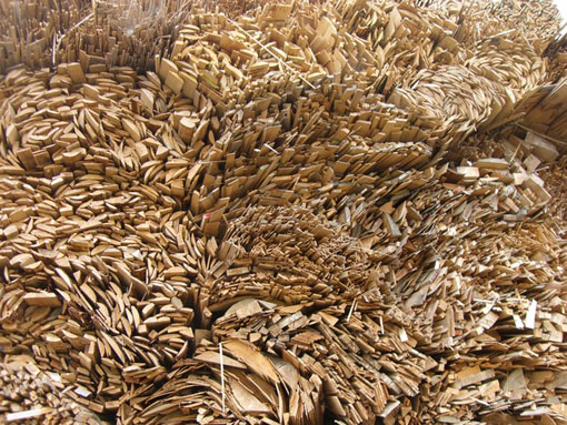 ���𐻍ނ���ۂɂł���[��